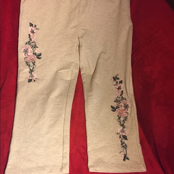 Capris - Picture 5 of 5